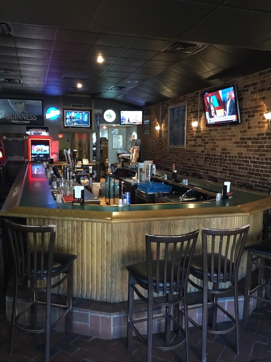Trotters Pub & Grill